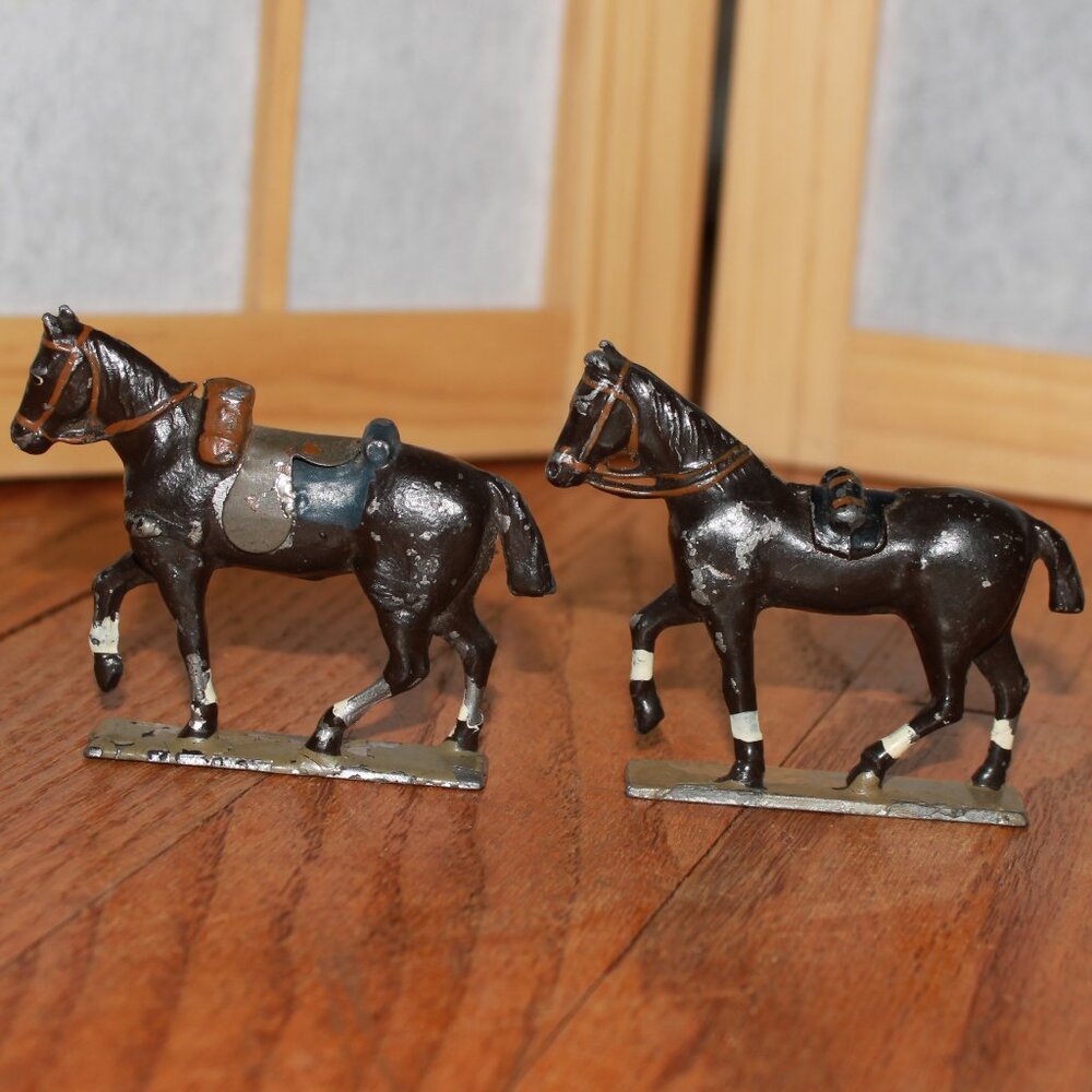 Antique Pair of Unknown Brand Lead Metal Handpainted Horse Figurines